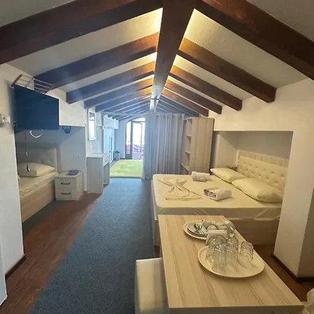 Casadolcecasa *