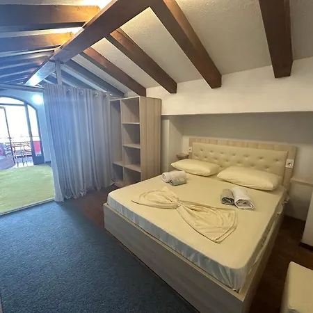Konukevi Casadolcecasa *