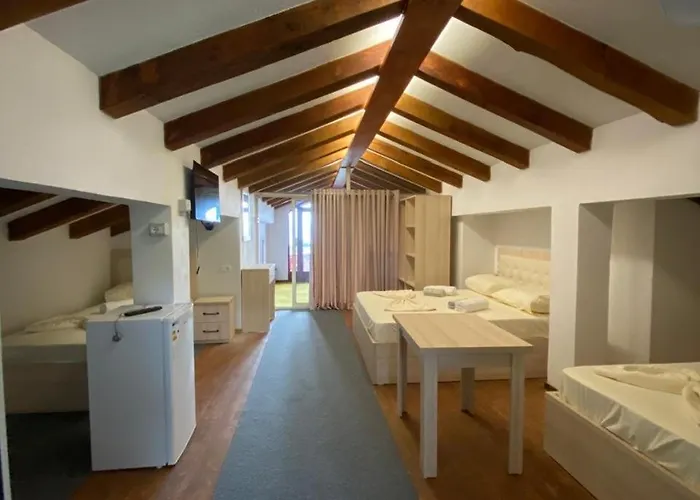 Casadolcecasa Penzion Shkodër